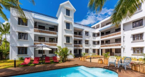 Les Cerisiers - Beach Apartment with Pool, Few Steps to the Beach